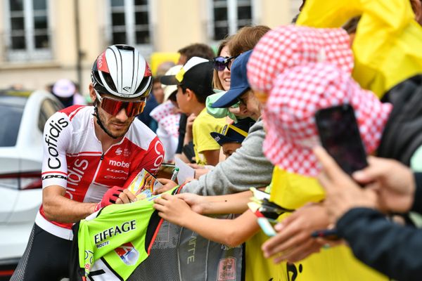 23e à 7'41" de Tadej Pogacar, Guillaume Martin est le premier Français au classement général du Tour de France après une semaine de course.