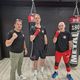 Paul Mirabel (au centre) à la Fight Academy de Besançon, entouré de Alain-Jean Danesi (à droite) et du président de la salle, Thierry Holtz.