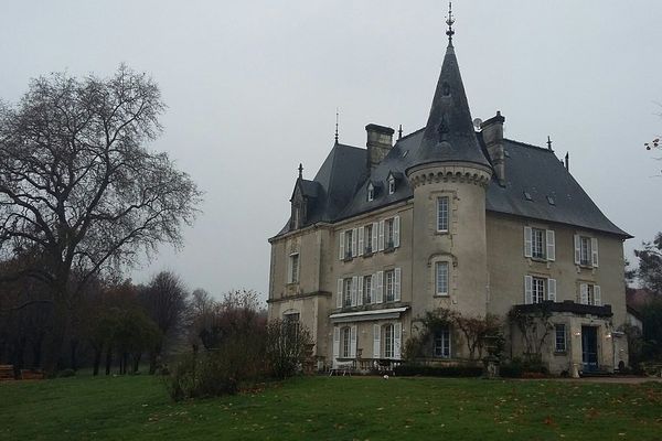 Le château de la Chabroulie à Isle en Haute-Vienne