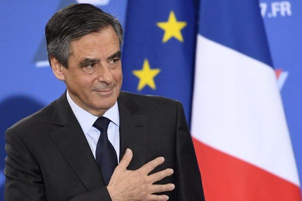 François Fillon, plébiscité à la primaire, sera le champion de la droite en 2017