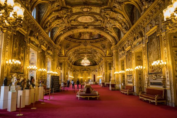 Dimanche 27 septembre, la moitié du Sénat sera renouvelée. Il est l’une des deux chambres du parlement français et détient le pouvoir législatif avec l’assemblée nationale.