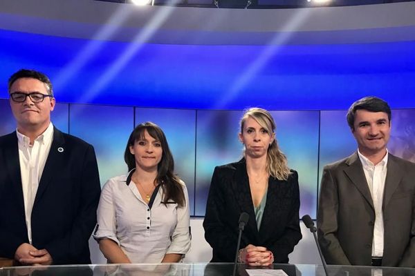 Elections municipales 2020 à Firminy, le débat avant le second tour sur le plateau de France 3 Rhône-Alpes: (de gauche à droite sur la photo) : Julien LUYA, Anne-Sophie PUTOT, Claire EXBRAYAT et Marc PETIT  - 18/06/20