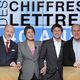 Les animateurs du programme "Des chiffres et des Lettres" Arielle Boulin-Prat, Bertrand Renard et Laurent Romejko posent avec l'ancien présentateur de l'émission et producteur Patrice Laffont, sur le plateau de l'émission, en 2012.