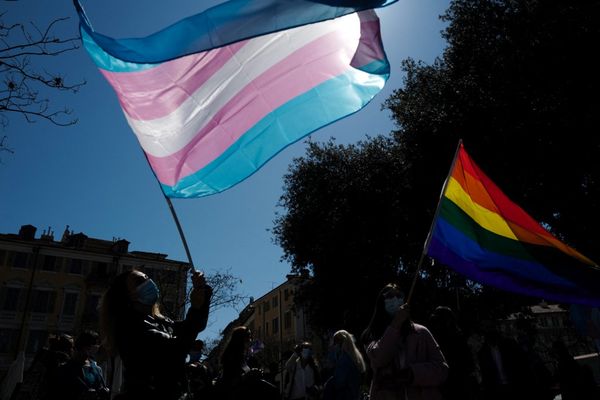 Mardi 5 octobre, l'Assemblée nationale a adopté en première lecture une proposition de loi visant à interdire les "thérapies de conversion". 