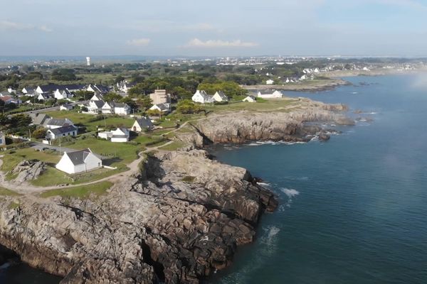 Des kilomètres de côte sauvage bordée de plages et de criques très appréciées des promeneurs et des randonneurs