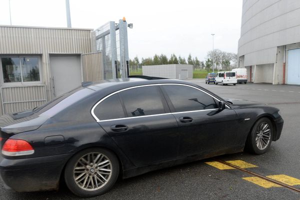 Dieudonné à son arrivée au Zénith à 16 h15 à Saint Herblain