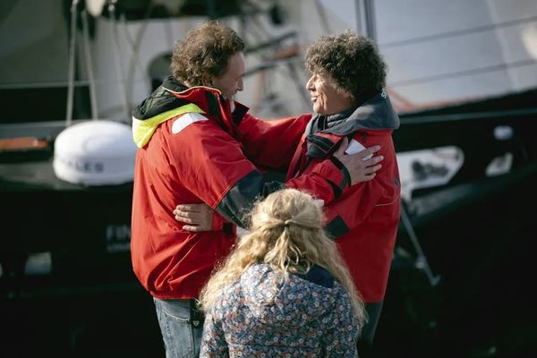 Vendée Globe et quête de soi : Jean Le Cam et Jean-Paul Rouve dans le film La Vallée des fous