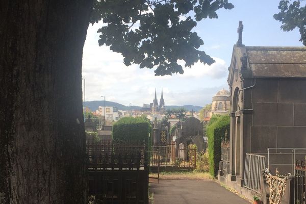 La femme âgée de 80 ans est morte naturellement, sur la tombe de ses parents dans le cimetière des Carmes de Clermont-Ferrand. Photo d'archive.