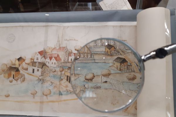 Le rouleau de l'Aa, un dessin comme une enquête du Moyen Âge. Un des "Trésors d'Archives" de la Bibliothèque de Saint-Omer.