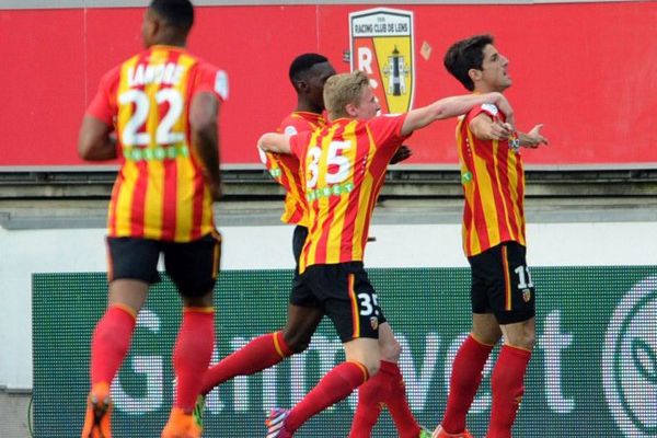 La joie de Chavarria, buteur pour le RC Lens.