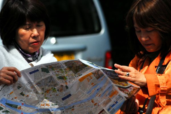 Pour les touristes asiatiques, lire un plan de Rouen peut vite tourner au casse-tête. 