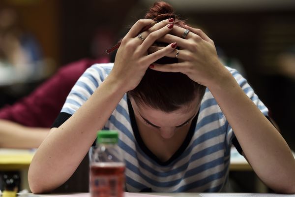 4 000 étudiants en prépa économique et commerciale vont devoir repasser le concours le vendredi 18 mai après une erreur de sujet dans le centre d'examen de Clermont-Ferrand. 