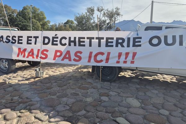 Une mobilsation contre une casse automobile, jugée polluante, s'est tenue ce samedi 12 octobre à Calenzana.