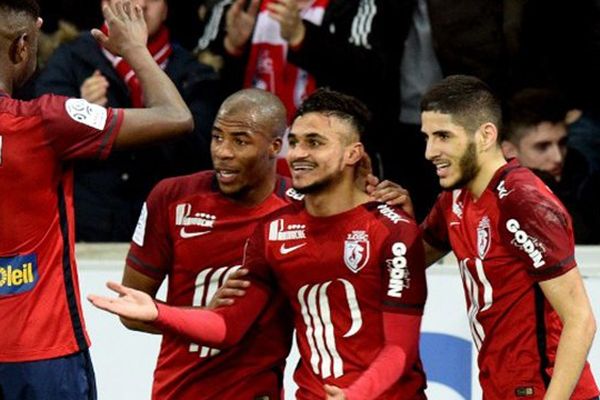 La joie de Boufal et des joueurs du LOSC vainqueurs de Lyon.