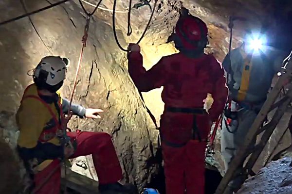 Installée au coeur d'une gallerie des anciennes mines de Tellure, la nouvelle via ferrata permet de découvrir les lieux de façon originale