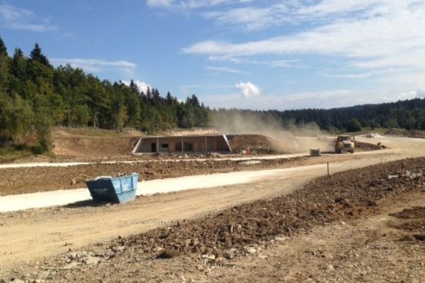 Les travaux du stade La Féclaz ont débuté il y a un an.