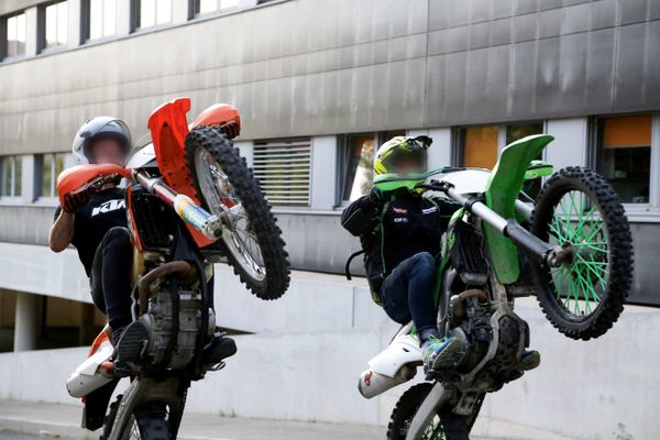 Illustration. C'est grâce à des voitures banalisées que, le 18 mai dernier, les gendarmes ont réussi à stopper 51 motards participant à un rodéo sauvage sur les routes des Alpes-Maritimes.