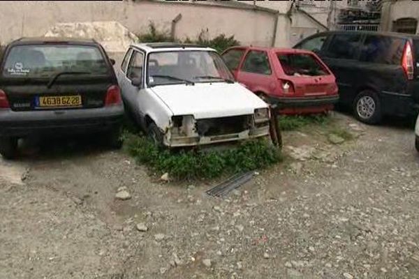 Les épaves abandonnées sont source de danger et de pollution. 