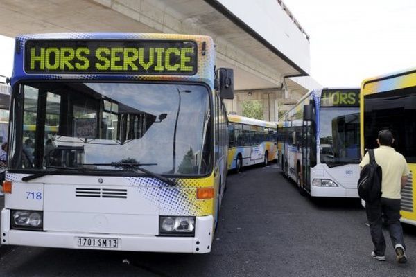 Le trafic des bus métro et tram pourrait être pertubé à partir du 13 janvier, une heure par jour, à 7h30 ou 17h.