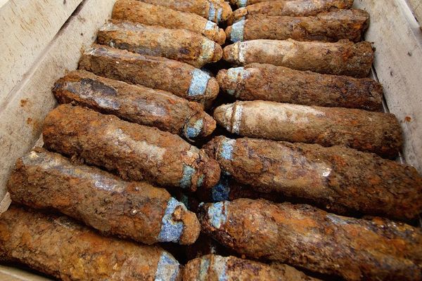 Des munitions datant de la première et de la seconde guerre mondiale sont stockées au dépôt de la Gueule d'Ours à Vimy. 