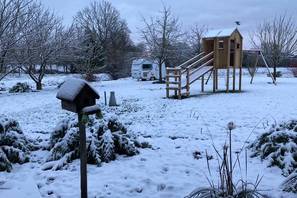 La Manche est placée en vigilance orange neige-verglas ce mardi 9 février 2021/ la neige à Neufmesnil dans la Manche