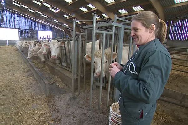 Emmanuelle Vodloire sillonne les fermes de l'Eure depuis 15 ans.