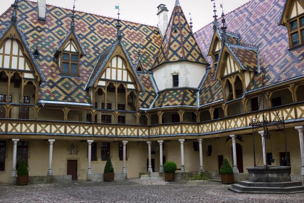 Les hospices de Beaune en lice pour le concours du monument préféré des Français 2021.