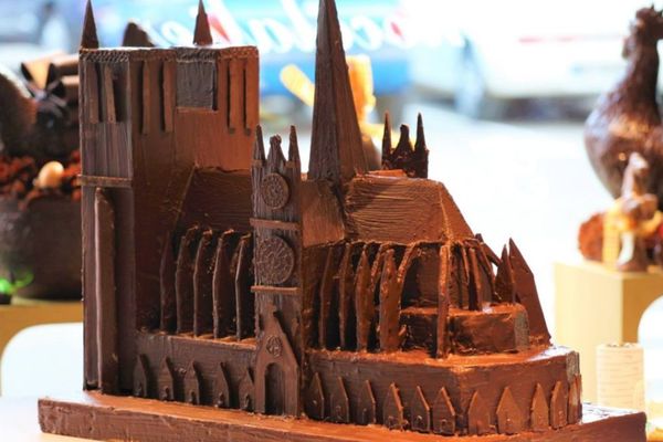 La cathédrale de Notre-Dame en chocolat pèse 8 kilos !