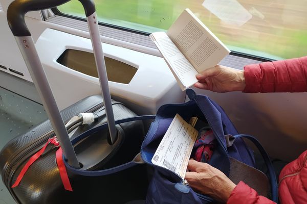 Like Annie-France, many travelers take advantage of train trips to read. 