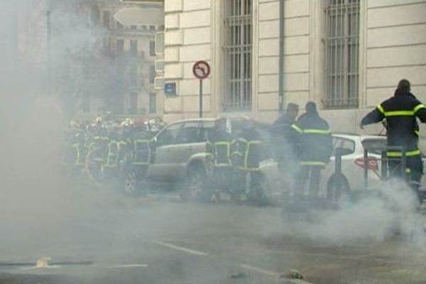 Echauffourées entre pompiers et forces de l'ordre, le 27 décembre