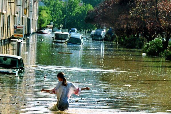 Inondations à Alès (Gard) en septembre 2002.