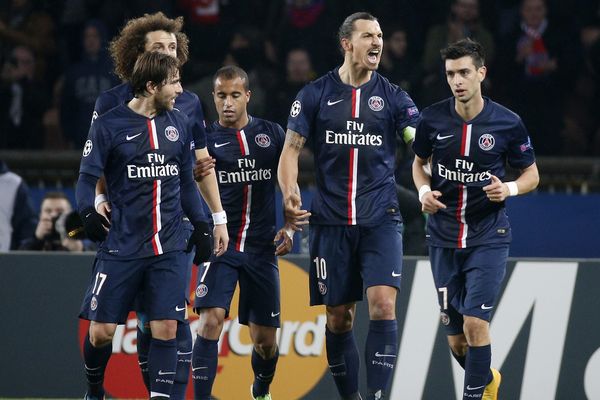 Zlatan Ibrahimovic réagit après avoir marqué un superbe but. Le PSG s'impose au final 3-1 face à l'Ajax Amsterdam et conserve la première place de son groupe, devant le Barça.