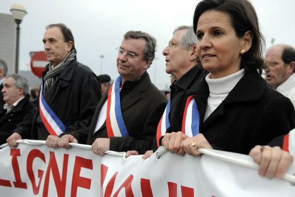 Odile de Coral pendant une manifestation contre la Ligne à Grande Vitesse (LGV)