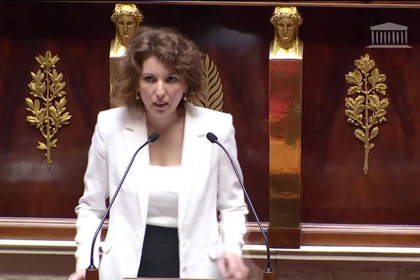 A seulement 29 ans et sans expérience politique, Marie-Ange Magne est élue députée LREM en 2017. Elle fait partie des trois femmes députées du Limousin.