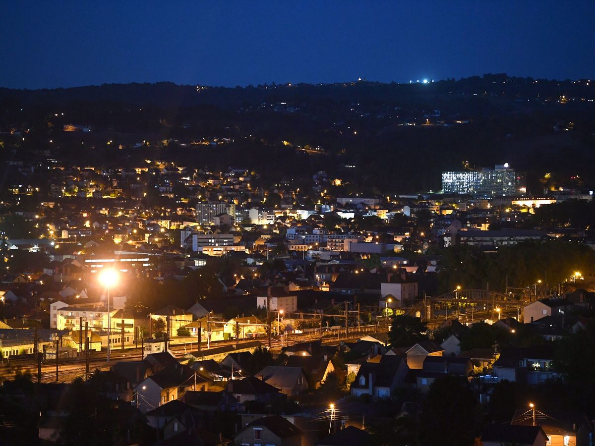 Contre la pollution de la lumière artificielle, les défenseurs de la nuit  se mobilisent