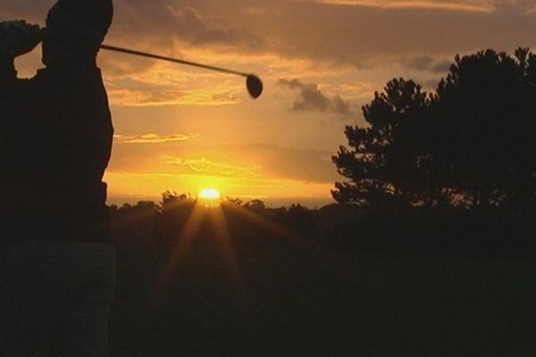 Les équipes de C Sports ont foulé le green du golf Omaha Beach à l'occasion du 4e tournoi Pro am du D-day