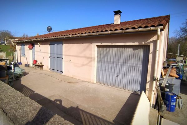 La maison de Sabonnères où un couple de quadragénaires a été retrouvé sans vie ce 24 février