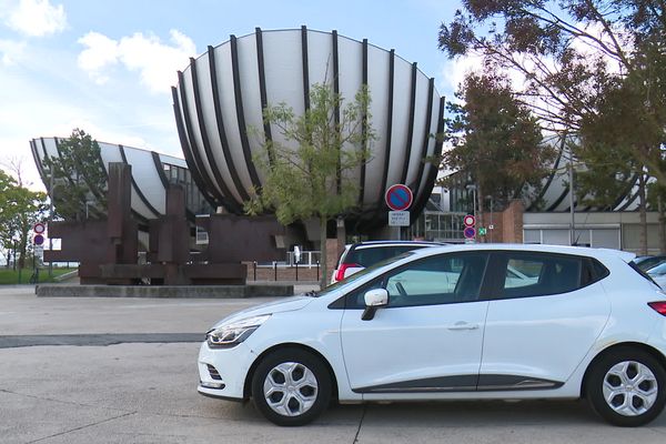 Des dégradations auraient été signalées sur les voitures de l'université de Reims.