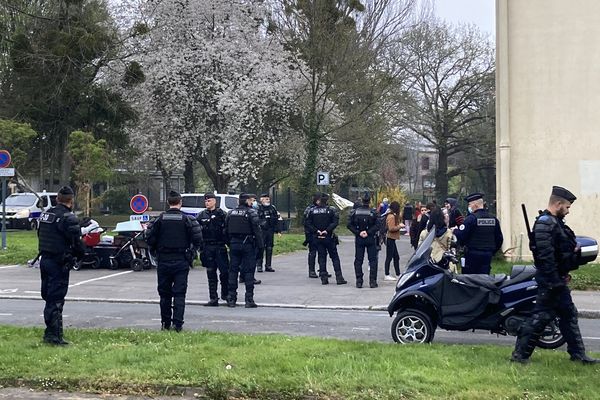 Evacuation par la police du gymnase de la Poterie à Rennes. Il était occupé par des migrants depuis mi-janvier.