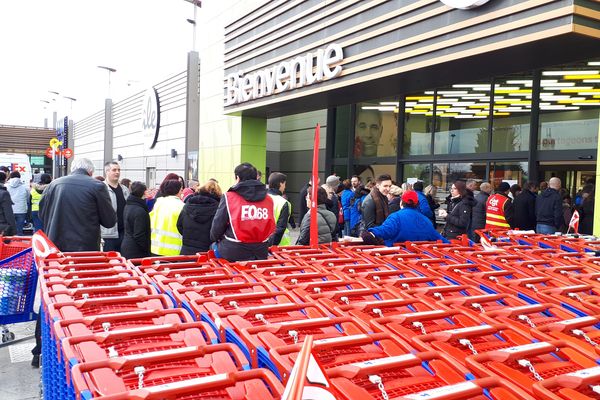 Les salariés de l'enseigne Carrefour en grève ce 31 mars