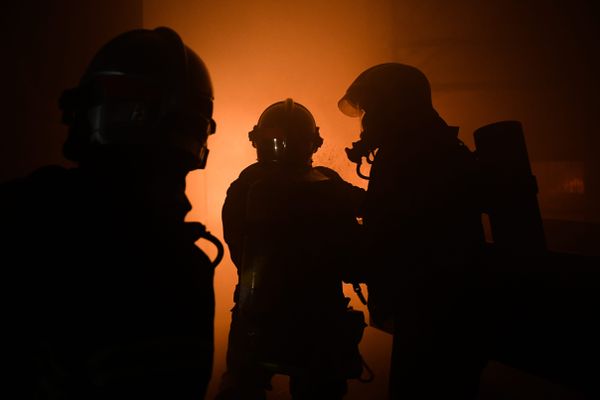 Près de 25 sapeurs-pompiers sont intervenus à la scierie de Champsecret (Orne) pour tenter de maîtriser l'incendie. (Image d'illustration)