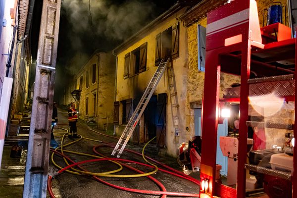 Les sapeurs-pompiers du Gers mobilisés lors d'un feu de maison.