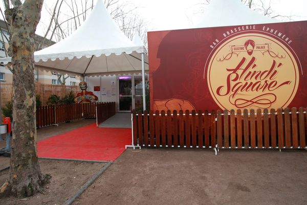 L'Hindi Square, place Gambetta à Clermont-Ferrand, accueillera les festivaliers (et ceux qui ne le sont pas) tous les jours dans un esprit "lounge". Le projet a été mené par dix-huit étudiants de l'Université d'Auvergne.