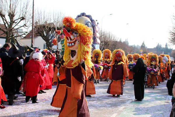 Défilé dans les rues du centre ville