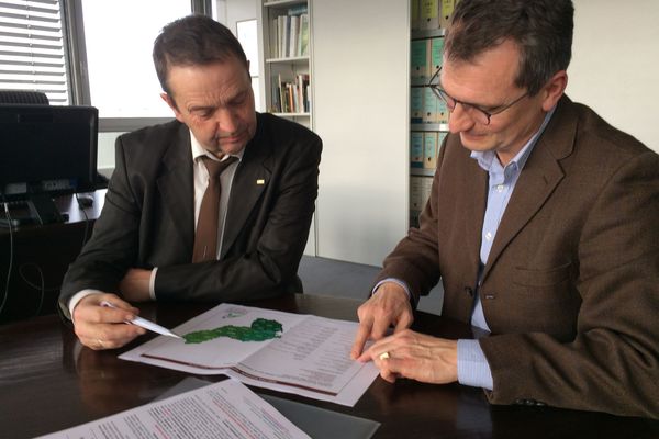 Claude Cochonneau (à gauche), Président de la Chambre Régionale d'Agriculture et Philippe de Ponthon Directeur.