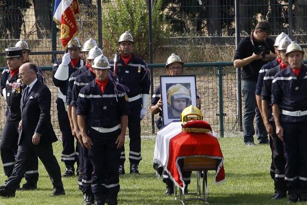 Hommage national rendu au pompier Bruno Collard à Pézilla-la-Rivière le 20 juillet 2016