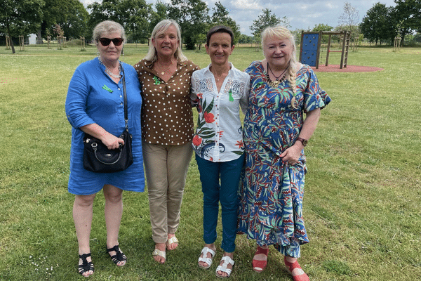 De gauche à droite :
Marie-Pierre Bodéré,  Michèle Le Reun-Gaigné,  Ghislaine Magoarou,  Raymonde Vilard Daoulas, à la cérémonie mémorielle organisée par le collectif des victimes du frère Gabriel Girard, le samedi 10 juin 2023 à Issé, en Loire Atlantique