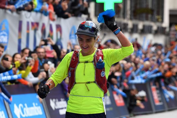 Utmb Le Français Xavier Thévenard Remporte La Course Pour La 