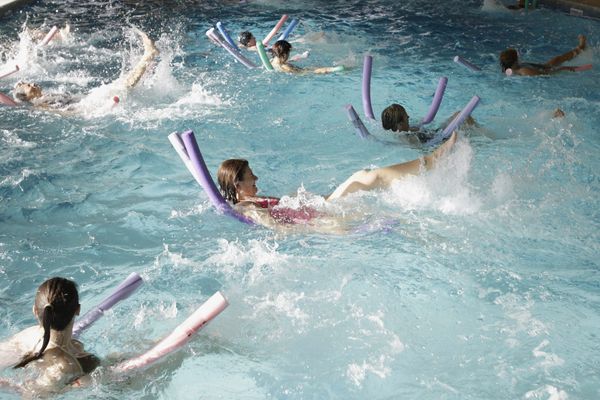 Parmi les activités douces et régulières, l'aquagym 