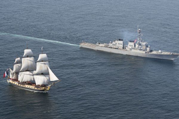 Partie le 18 avril de l'île d'Aix, en Charente-Maritime, l'Hermione arrivera vendredi matin à 8 heures locale à Yorktown pour sa première escale officielle américaine, à 260 km au sud de Washington.